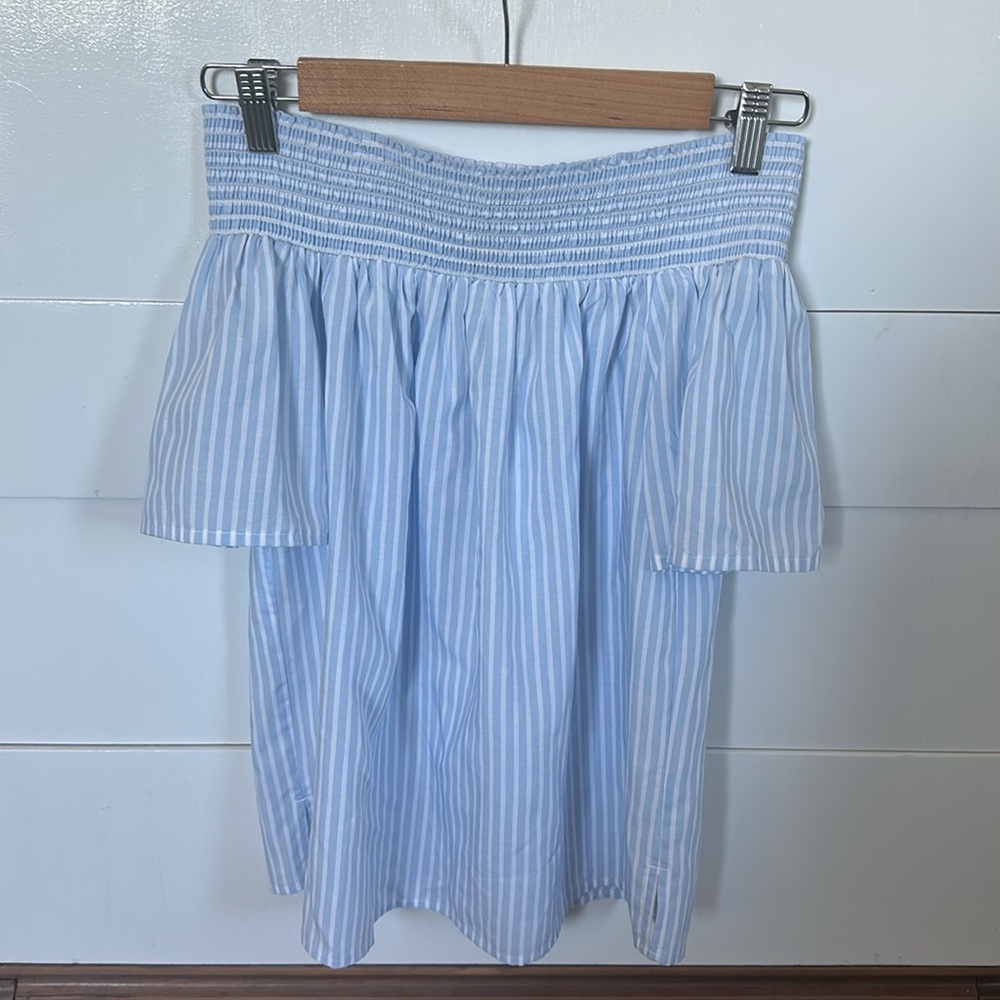 Vineyard Vines Light Blue Striped Women's off shoulder top